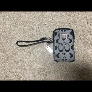 COACH POPPY Signature C Wristlet